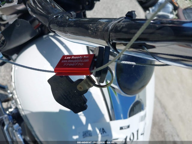 2011 HARLEY-DAVIDSON FLHX 1HD1KB41XBB615884 Photo 10