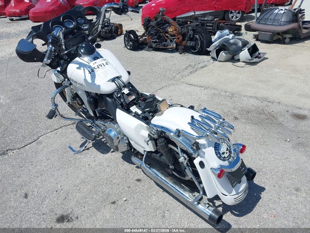 2011 HARLEY-DAVIDSON FLHX 1HD1KB41XBB615884 Photo 2