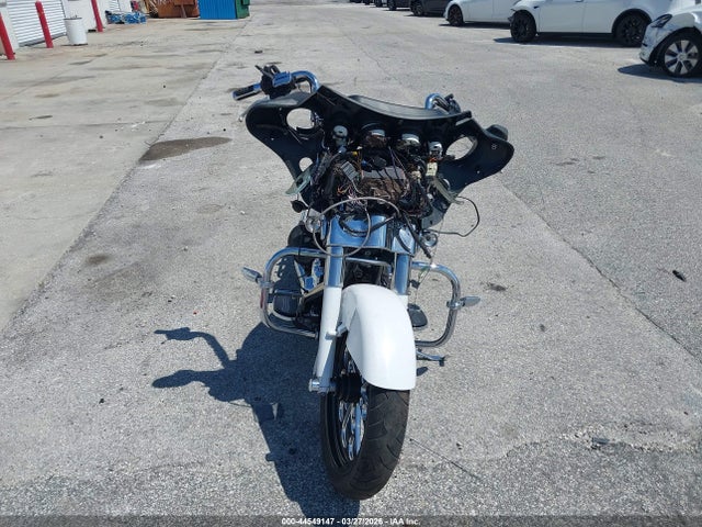 2011 HARLEY-DAVIDSON FLHX 1HD1KB41XBB615884 Photo 4