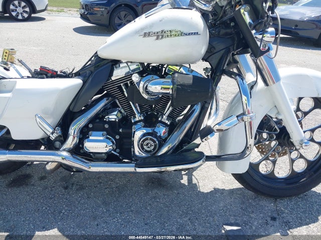 2011 HARLEY-DAVIDSON FLHX 1HD1KB41XBB615884 Photo 7