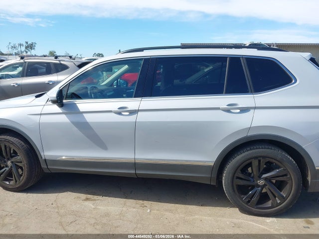 Продажа на аукционе авто 2018 Volkswagen Tiguan 2.0t Se/2.0t Sel, vin: 3VV3B7AX8JM020525, номер лота: 44549252