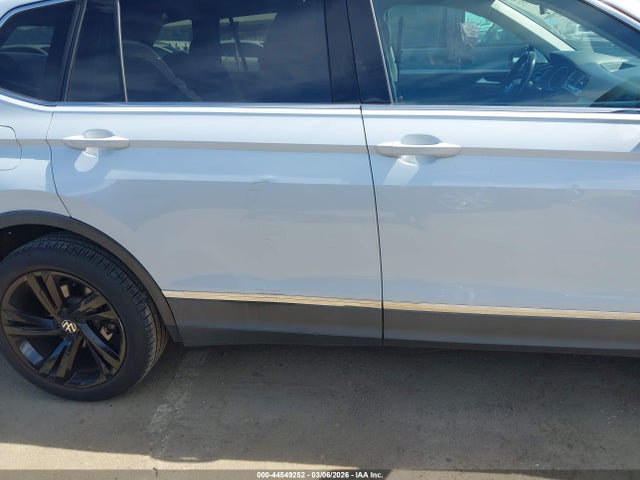 Продажа на аукционе авто 2018 Volkswagen Tiguan 2.0t Se/2.0t Sel, vin: 3VV3B7AX8JM020525, номер лота: 44549252