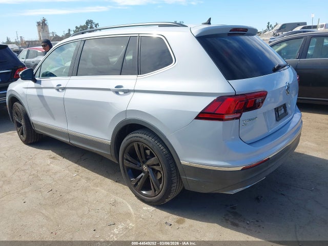 Продажа на аукционе авто 2018 Volkswagen Tiguan 2.0t Se/2.0t Sel, vin: 3VV3B7AX8JM020525, номер лота: 44549252
