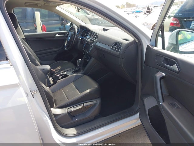 Продажа на аукционе авто 2018 Volkswagen Tiguan 2.0t Se/2.0t Sel, vin: 3VV3B7AX8JM020525, номер лота: 44549252