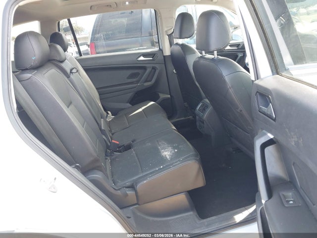 Продажа на аукционе авто 2018 Volkswagen Tiguan 2.0t Se/2.0t Sel, vin: 3VV3B7AX8JM020525, номер лота: 44549252