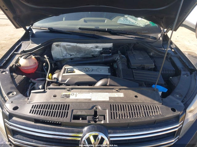 WVGTV7AX1HK013743 Volkswagen Tiguan 2.0t Sport
