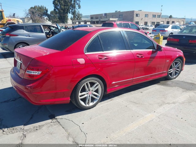 44549304 :رقم المزاد ، WDDGF4HB0CA638554 vin ، 2012 Mercedes-benz C 250 Sport مزاد بيع