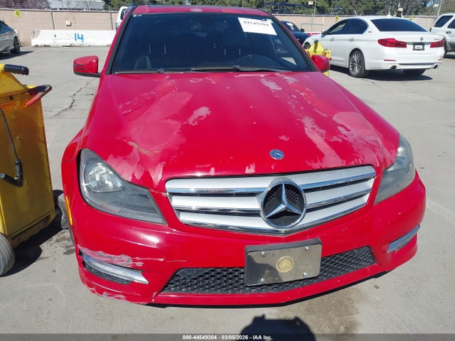 44549304 :رقم المزاد ، WDDGF4HB0CA638554 vin ، 2012 Mercedes-benz C 250 Sport مزاد بيع