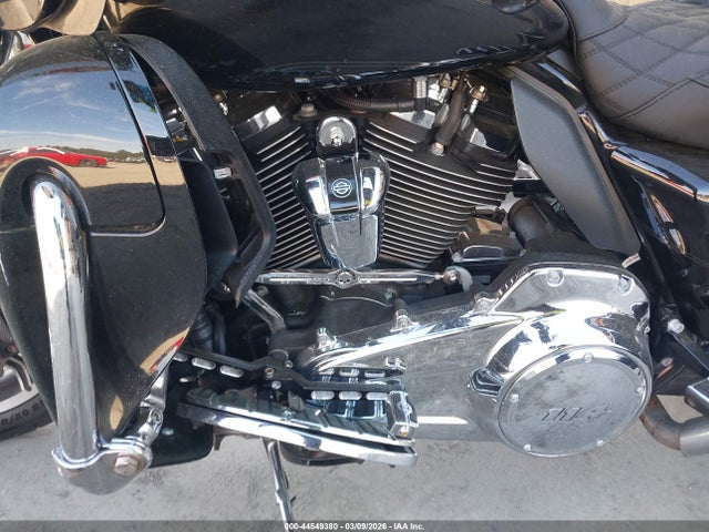 1HD1KGF17KB606201 Harley-Davidson FLTRU