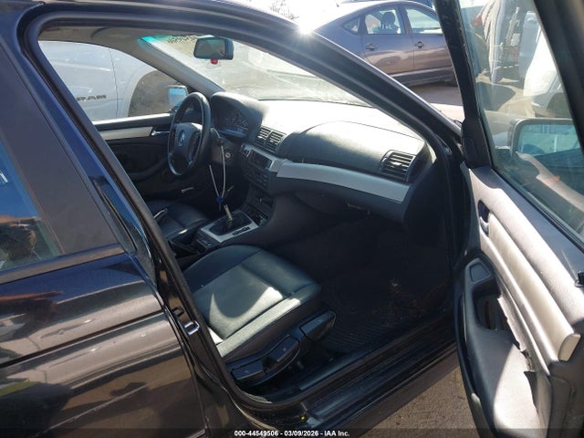 2002 Bmw 325i მანქანა იყიდება აუქციონზე, vin: WBAET37422NH01040, აუქციონის ნომერი: 44549506