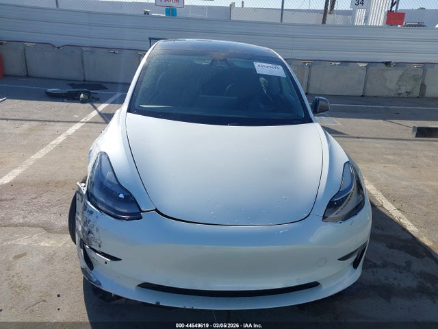 44549619 :رقم المزاد ، 5YJ3E1EA6MF941370 vin ، 2021 Tesla Model 3 Standard Range Plus Rear-wheel Drive مزاد بيع