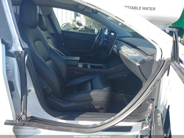44549619 :رقم المزاد ، 5YJ3E1EA6MF941370 vin ، 2021 Tesla Model 3 Standard Range Plus Rear-wheel Drive مزاد بيع
