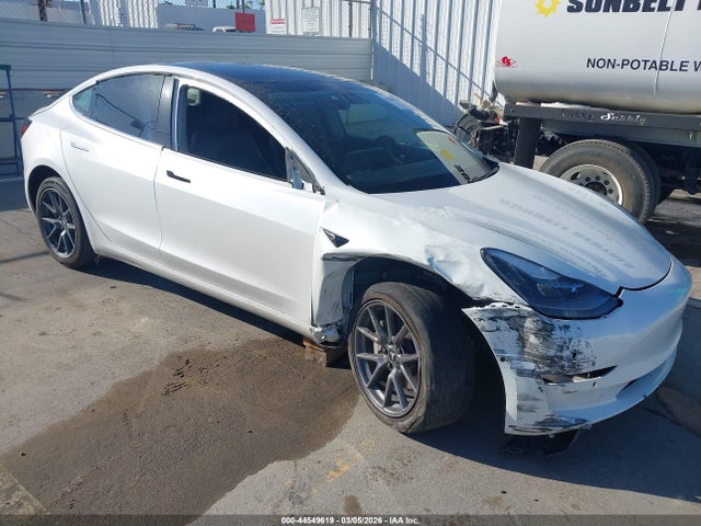 44549619 :رقم المزاد ، 5YJ3E1EA6MF941370 vin ، 2021 Tesla Model 3 Standard Range Plus Rear-wheel Drive مزاد بيع