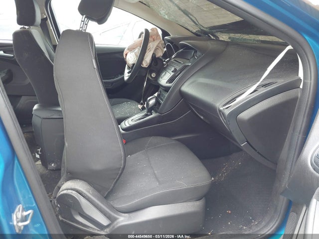 44549650 :رقم المزاد ، 1FADP3F25FL291745 vin ، 2015 Ford Focus Se مزاد بيع