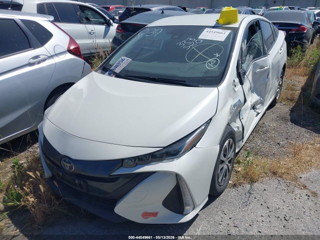 Toyota Prius Prime Le 2020 JTDKARFP3L3152887 Image 2