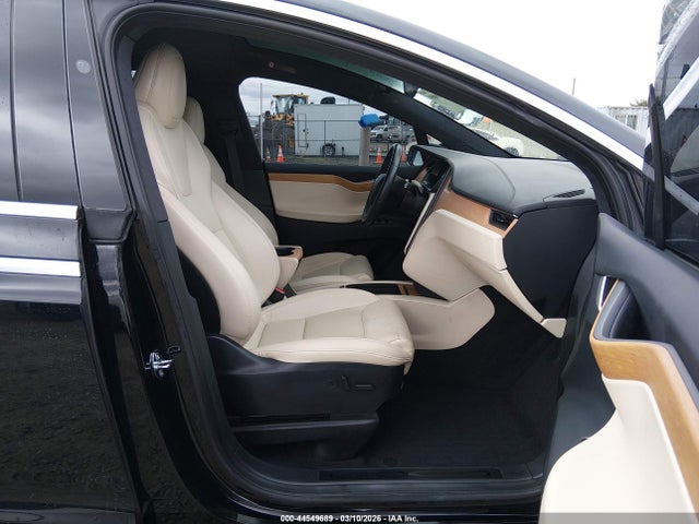 2020 Tesla Model X Performance Dual Motor All-wheel Drive მანქანა იყიდება აუქციონზე, vin: 5YJXCBE47LF297321, აუქციონის ნომერი: 44549689