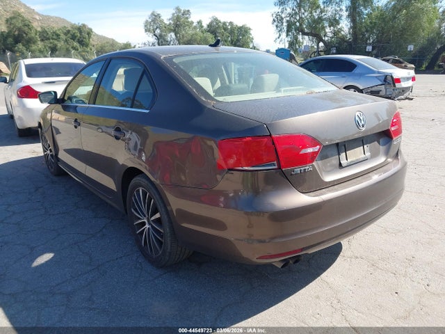 44549723 :رقم المزاد ، 3VWLP7AJ5CM385627 vin ، 2012 Volkswagen Jetta 2.5l Sel Premium مزاد بيع
