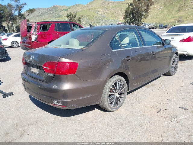 44549723 :رقم المزاد ، 3VWLP7AJ5CM385627 vin ، 2012 Volkswagen Jetta 2.5l Sel Premium مزاد بيع