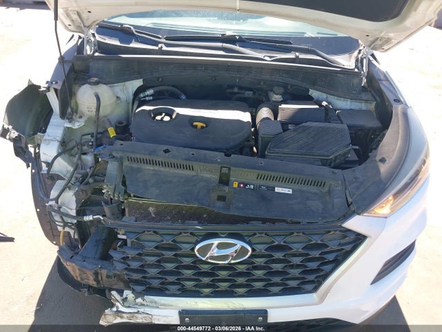 KM8J23A48KU974690 Hyundai TUCSON SE
