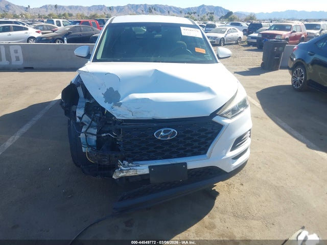 KM8J23A48KU974690 Hyundai TUCSON SE