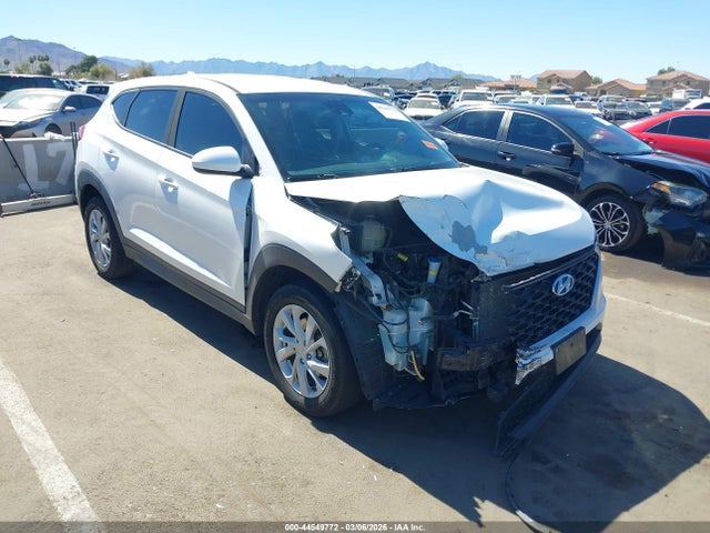 KM8J23A48KU974690 Hyundai TUCSON SE