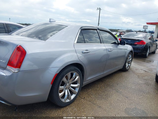 Продажа на аукционе авто 2016 Chrysler 300 Limited, vin: 2C3CCAAG0GH260558, номер лота: 44549778
