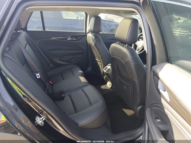 2018 Buick Regal Tourx Essence მანქანა იყიდება აუქციონზე, vin: W04GV8SX1J1082450, აუქციონის ნომერი: 44549797