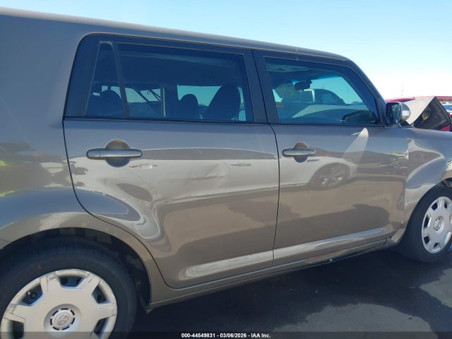 Scion XB 2014 JTLZE4FE2EJ059754 Image 13