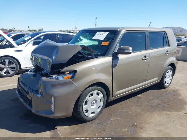 Scion XB 2014 JTLZE4FE2EJ059754 Image 2