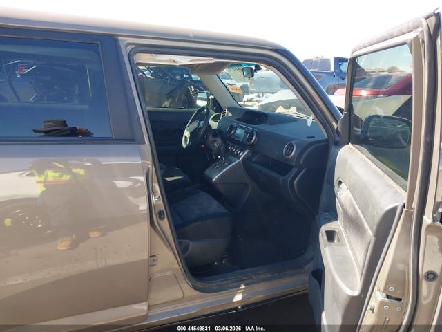 Scion XB 2014 JTLZE4FE2EJ059754 Image 5