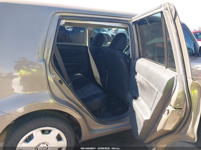 Scion XB 2014 JTLZE4FE2EJ059754 Image 8