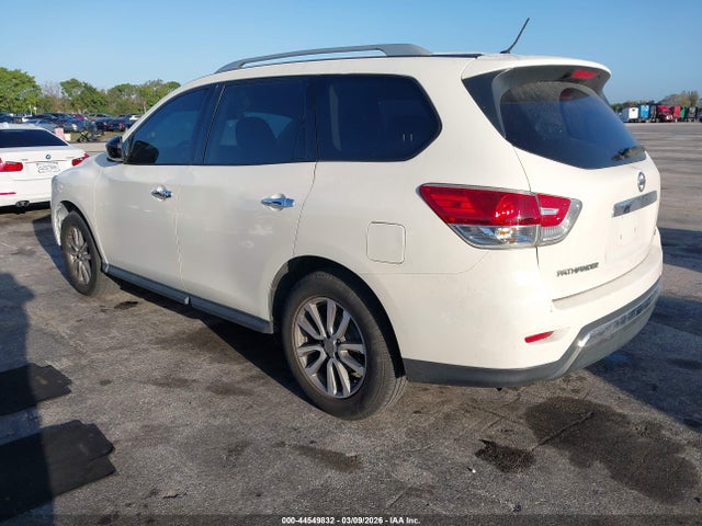 Auction sale of the 2016 Nissan Pathfinder Platinum/s/sl/sv, vin: 5N1AR2MM3GC611941, lot number: 44549832