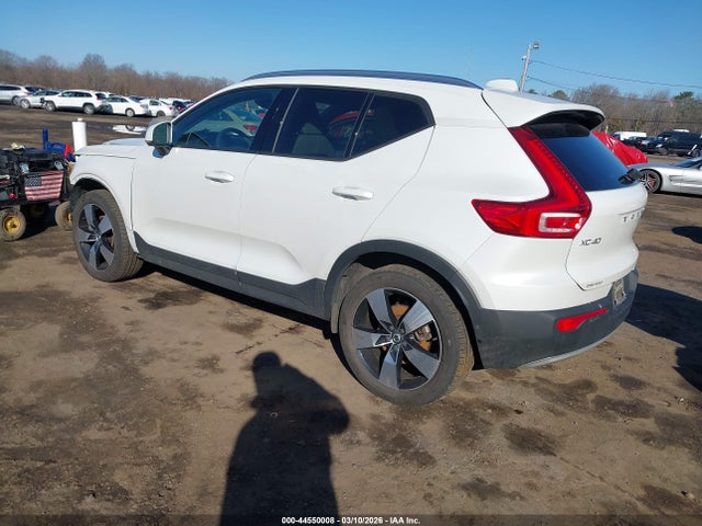 2021 VOLVO XC40 YV4162UK7M2583085 Photo 2