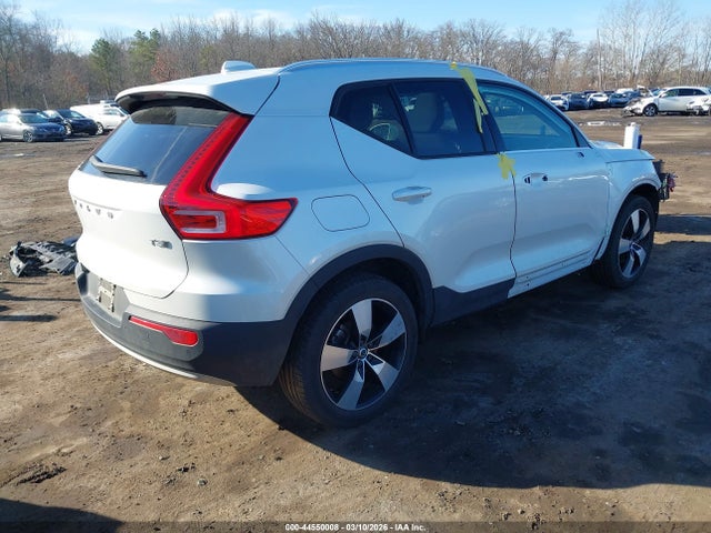 2021 VOLVO XC40 YV4162UK7M2583085 Photo 3