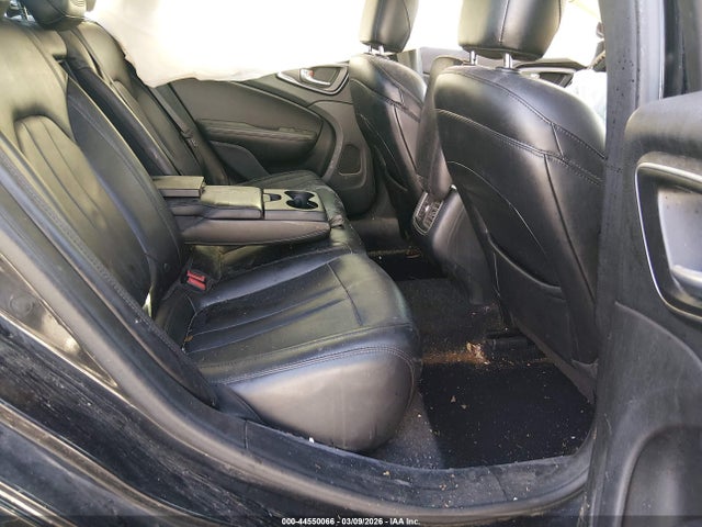 Продажа на аукционе авто 2015 Chrysler 200 C, vin: 1C3CCCCG5FN713619, номер лота: 44550066