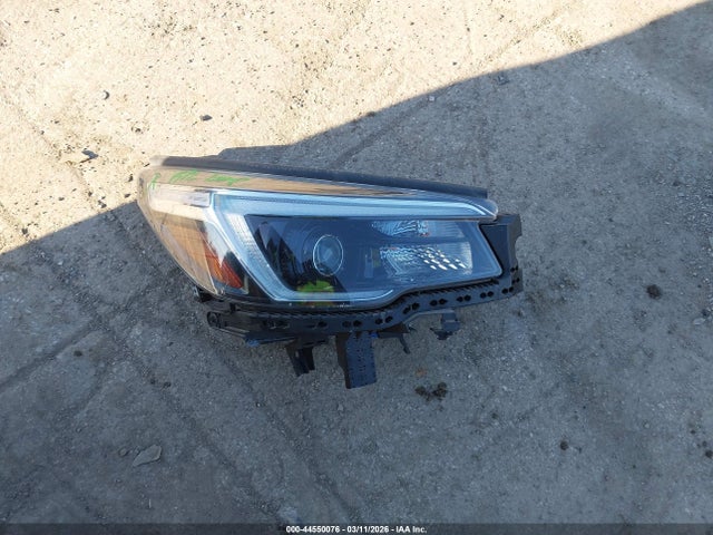 Продажа на аукционе авто 2021 Subaru Forester Premium, vin: JF2SKAJC7MH570815, номер лота: 44550076