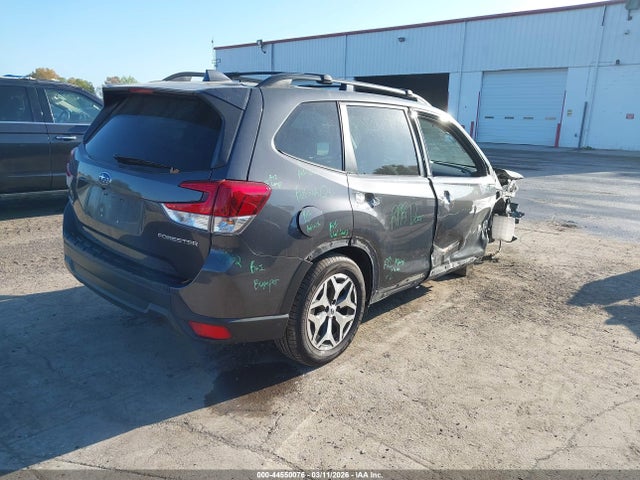 Продажа на аукционе авто 2021 Subaru Forester Premium, vin: JF2SKAJC7MH570815, номер лота: 44550076