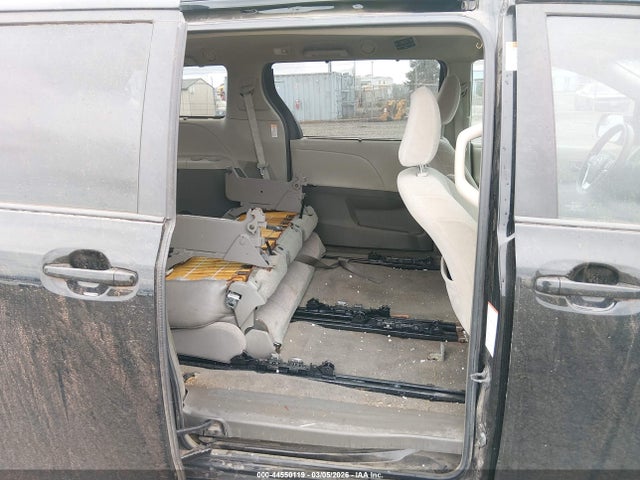 Toyota Sienna Le 8 Passenger 2015 5TDKK3DCXFS595938 Image 8