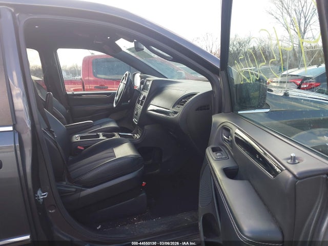 Продажа на аукционе авто 2016 Chrysler Town & Country S, vin: 2C4RC1HG1GR174777, номер лота: 44550130