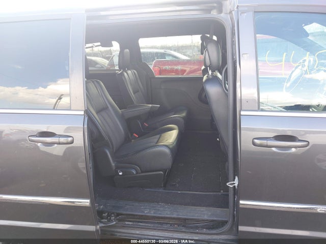 Продажа на аукционе авто 2016 Chrysler Town & Country S, vin: 2C4RC1HG1GR174777, номер лота: 44550130
