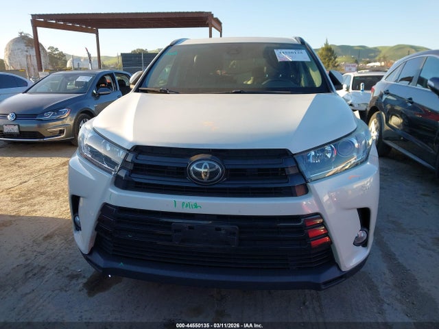 Toyota Highlander Se 2018 5TDJZRFH7JS539693 Image 13