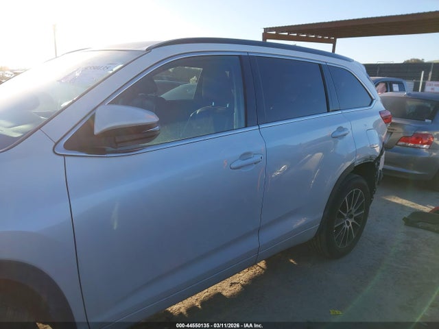 Toyota Highlander Se 2018 5TDJZRFH7JS539693 Image 15