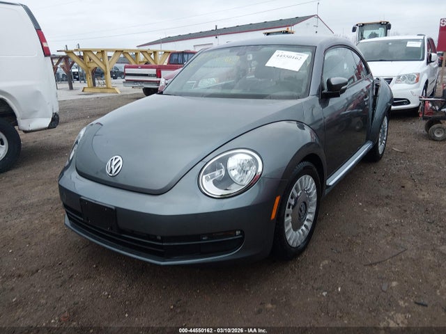 44550162 :رقم المزاد ، 3VWJ07AT8GM608083 vin ، 2016 Volkswagen Beetle 1.8t Se مزاد بيع