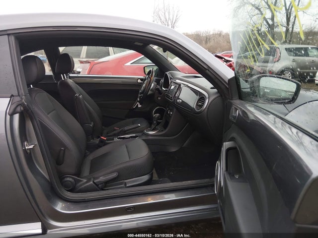 44550162 :رقم المزاد ، 3VWJ07AT8GM608083 vin ، 2016 Volkswagen Beetle 1.8t Se مزاد بيع
