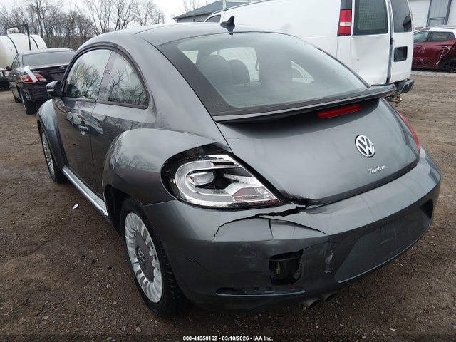 44550162 :رقم المزاد ، 3VWJ07AT8GM608083 vin ، 2016 Volkswagen Beetle 1.8t Se مزاد بيع