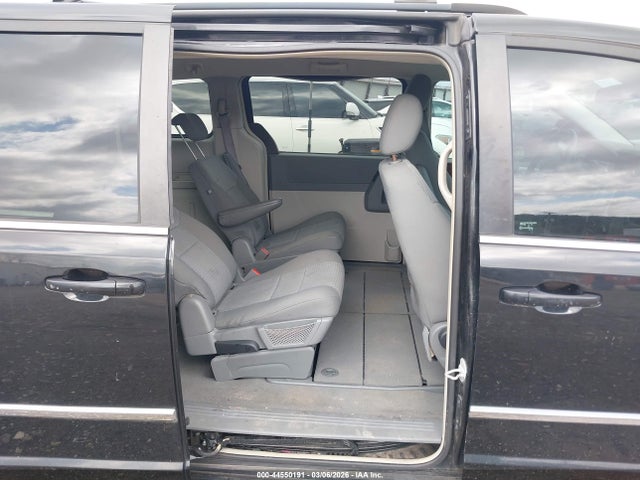 2010 CHRYSLER TOWN & COUNTRY 2A4RR5D15AR102683 Photo 7