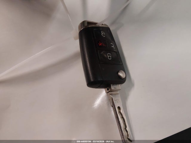 44550194 :رقم المزاد ، 3VWW57AU5KM034728 vin ، 2019 Volkswagen Golf 1.4t S/1.4t Se مزاد بيع