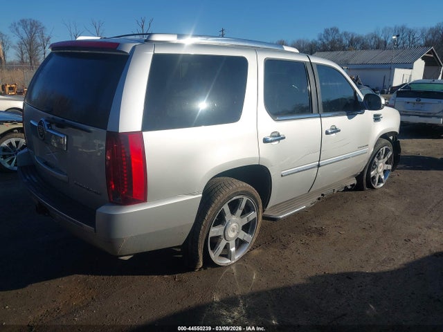 Продаж на аукціоні авто 2010 Cadillac Escalade Luxury, vin: 1GYUKBEF0AR197490, номер лоту: 44550239