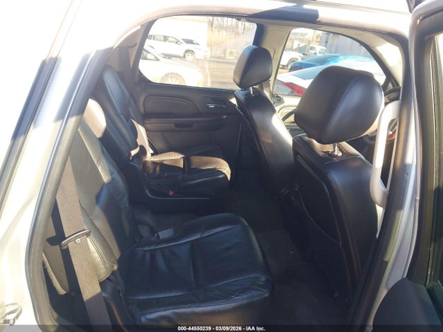 Продаж на аукціоні авто 2010 Cadillac Escalade Luxury, vin: 1GYUKBEF0AR197490, номер лоту: 44550239