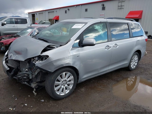 2016 TOYOTA SIENNA 5TDDK3DC6GS130566 Photo 1